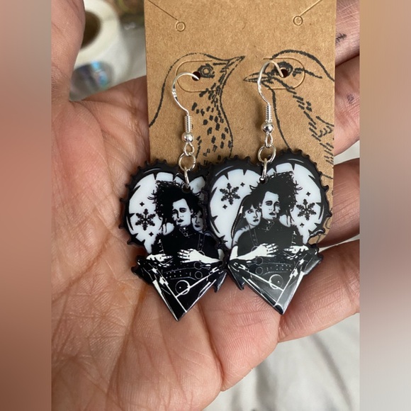 ⭐️Edward Scissor Hands earrings on hypoallergenic hook - Picture 7 of 7